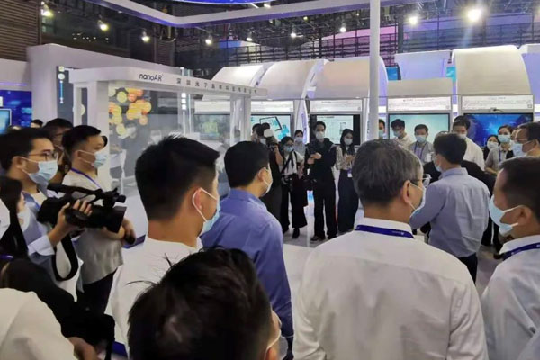 光子晶體科技點(diǎn)燃龍華展區(qū)人氣大爆發(fā)