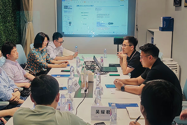 江蘇宜興市儲(chǔ)紅飆市長(zhǎng)一行蒞臨光子晶體科技考察交流