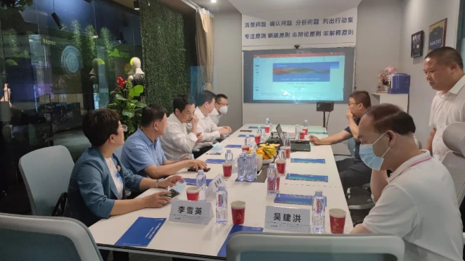 福建莆田市人大常委會(huì)蘇永革主任一行蒞臨光子晶體科技參觀交流