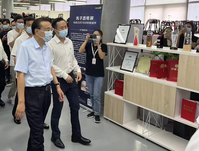 克強總理在光子晶體科技的分分秒秒