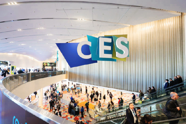 光子晶體科技在2024年CES上驚艷亮相：發(fā)布全球首個可卷曲透明顯示技術(shù)