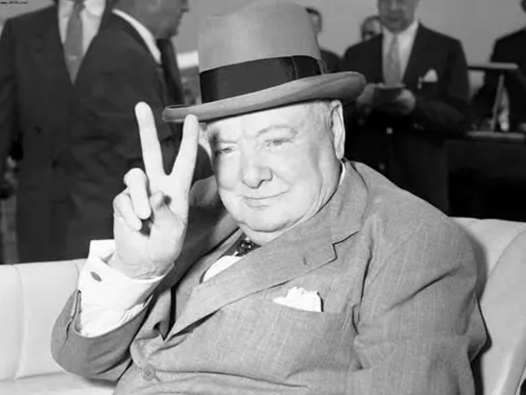 英國丘吉爾家族投資公司首席執(zhí)行官 帕諾·丘吉爾博士高度評價“光子智能座艙透明顯示系統(tǒng)”