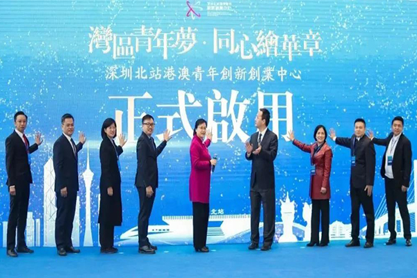 透明顯示的多種應(yīng)用帶給港澳青年雙創(chuàng)中心全新的視覺(jué)體驗(yàn)