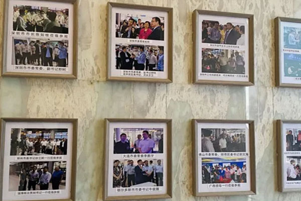 各地政府領(lǐng)導(dǎo)蒞臨光子晶體科技參觀指導(dǎo)