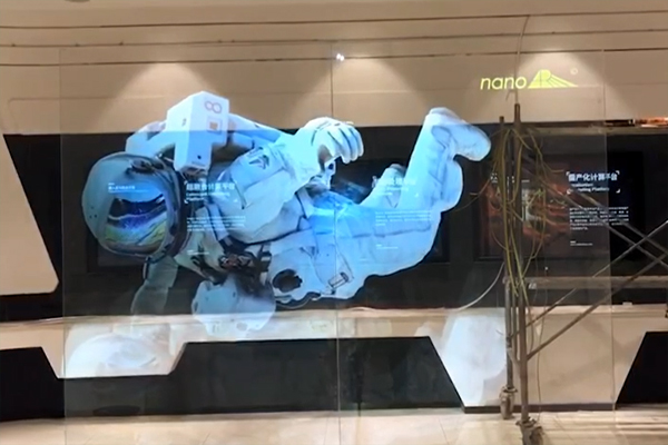 科幻電影里的座上賓，現(xiàn)實生活中的透明顯示技術(shù)難題