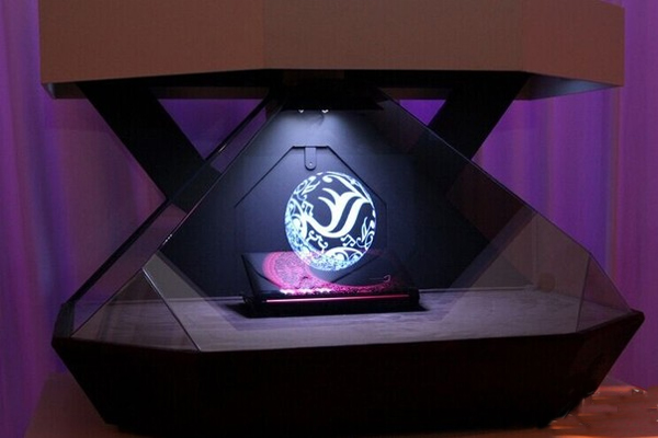 像美國大片那樣場(chǎng)景 透明顯示實(shí)現(xiàn)最佳的解決方案