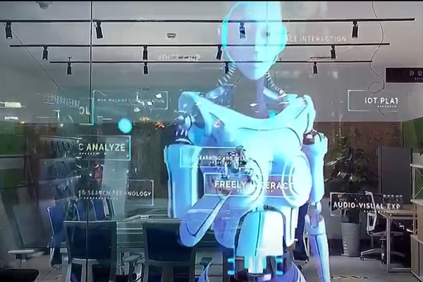 透明顯示不稀奇！類似的透明顯示技術(shù)已經(jīng)廣泛用于商業(yè)