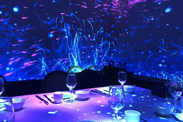 重新定義餐廳 ，傳統(tǒng)餐廳 VS 全息餐廳