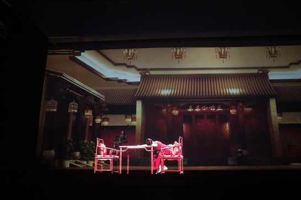 全息舞臺(tái)效果案例賞析，舞美設(shè)計(jì)的新潮流