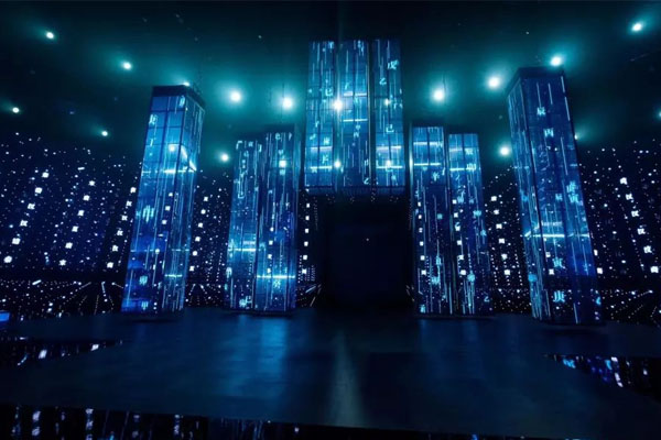 LED透明屏應(yīng)用舞美和玻璃幕墻之外的下一站在哪里