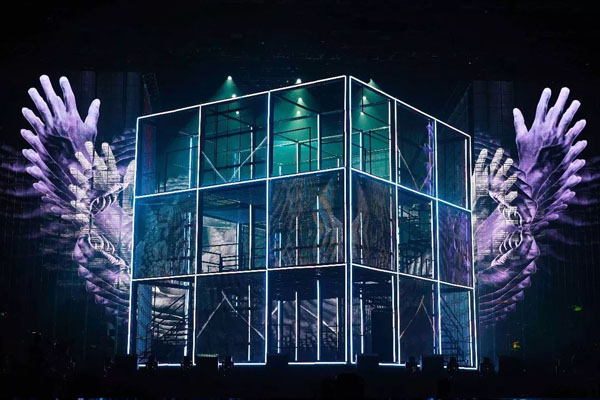 LED透明屏應(yīng)用舞美和玻璃幕墻之外的下一站在哪里？